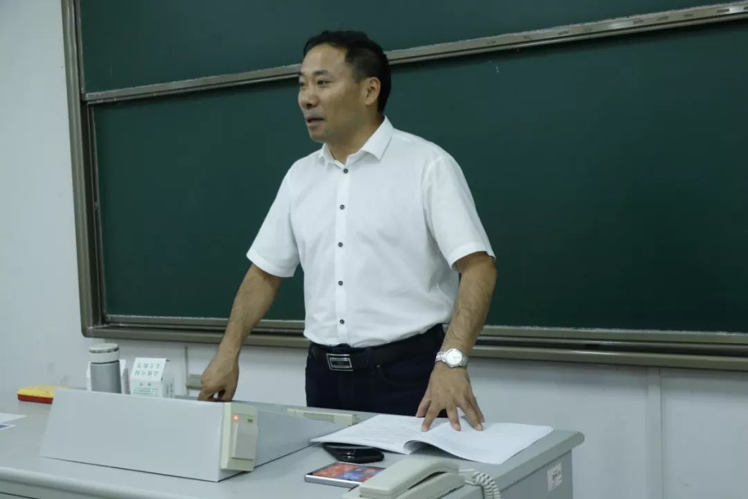 迎新进行时法学院举行本科教学全程导引讲座