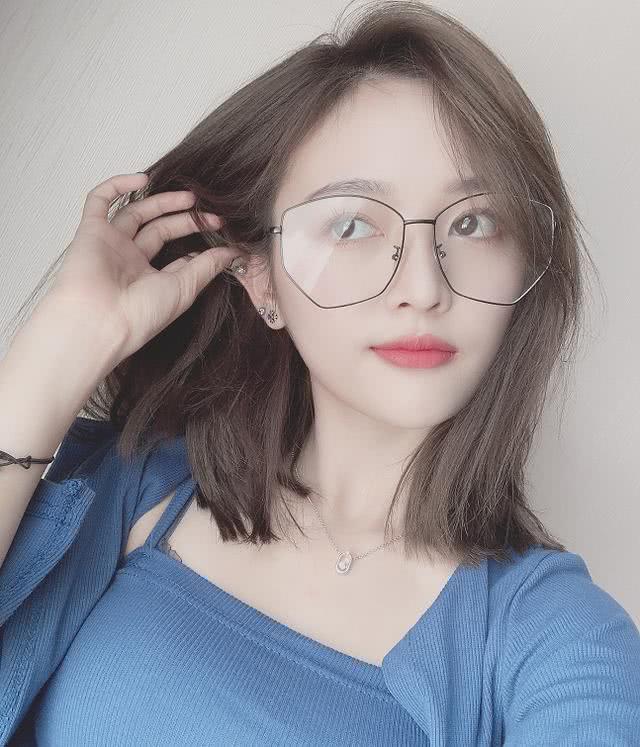 九亿少女的梦不算啥,说出吴宣仪的游戏名,网