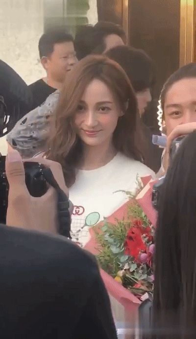 身材离婚后37岁姚笛文章曝光,状态纤细面容娇媚,图片好过马伊性感近照马樱侨图片