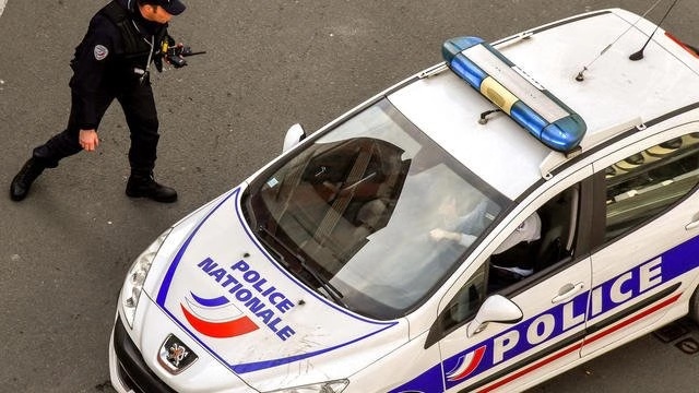 法国里昂突发持刀袭击事件致一死九伤