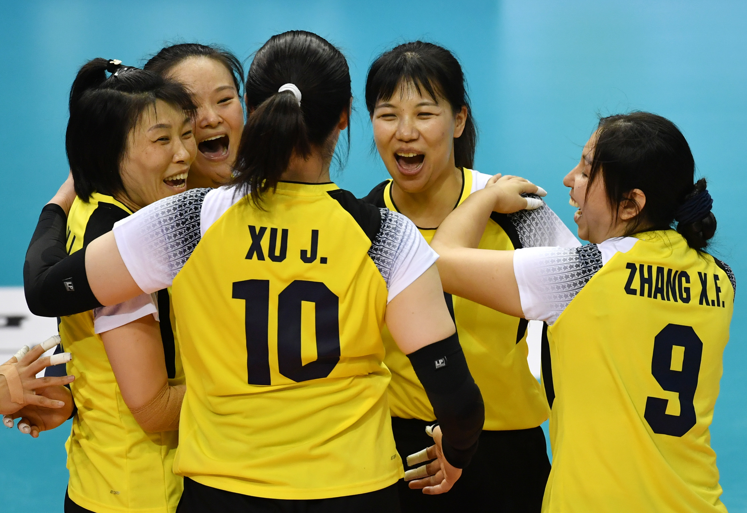 坐式排球——残运会：上海女队夺金