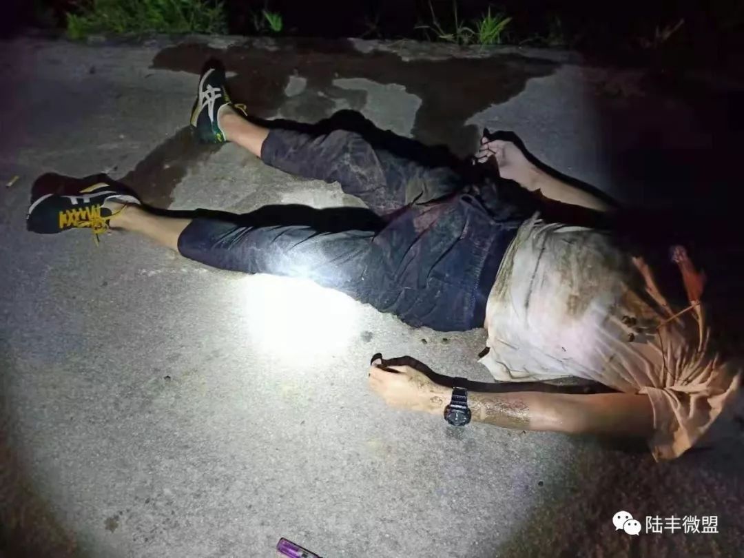 时间:8月31日凌晨 地点:陆丰市博美镇溪墘东路口水沟 事件: 发现一