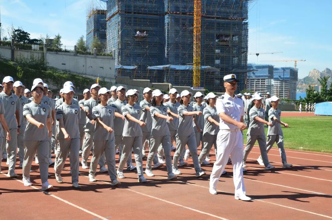 军人气概,赤子情怀,收获在金秋——记青岛二中2019级新生军训闭训典礼