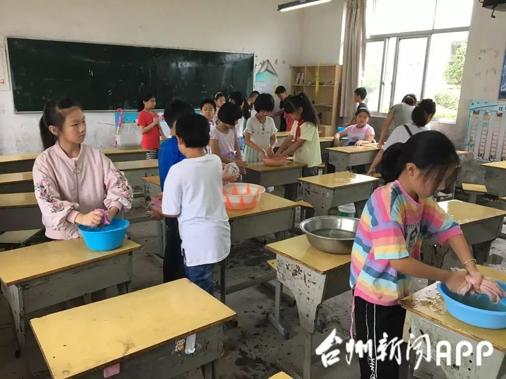 路桥桐屿小学路桥桐屿小学迎接一年级新生.