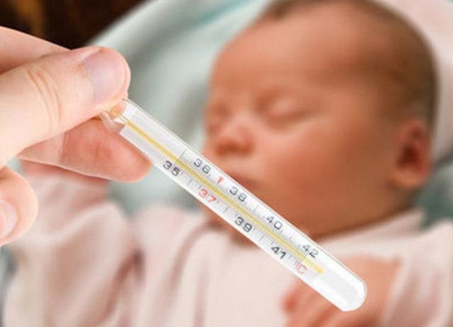 什么办法退烧最快 12e8a75d340c40beb0c6a92f57dc142d.jpeg