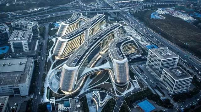 趣闻 | 扎哈在中国最后的遗作曝光!耗资70亿,被评为世界十大绝美建筑,网友:亲眼目睹建筑界一个时代的结束!_Opus