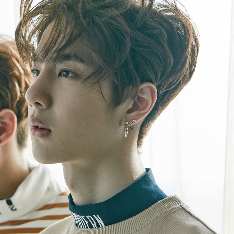 何炅真是预言家,曾经对王一博说的话,现在成真