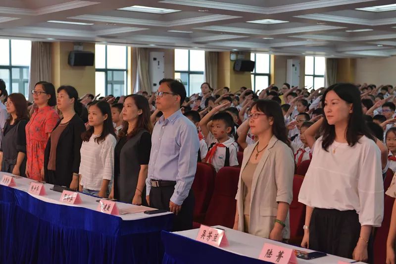 上海市莘城学校党支部书记,校长祁建敏,吴芳兰副校长,张玲芬副校长