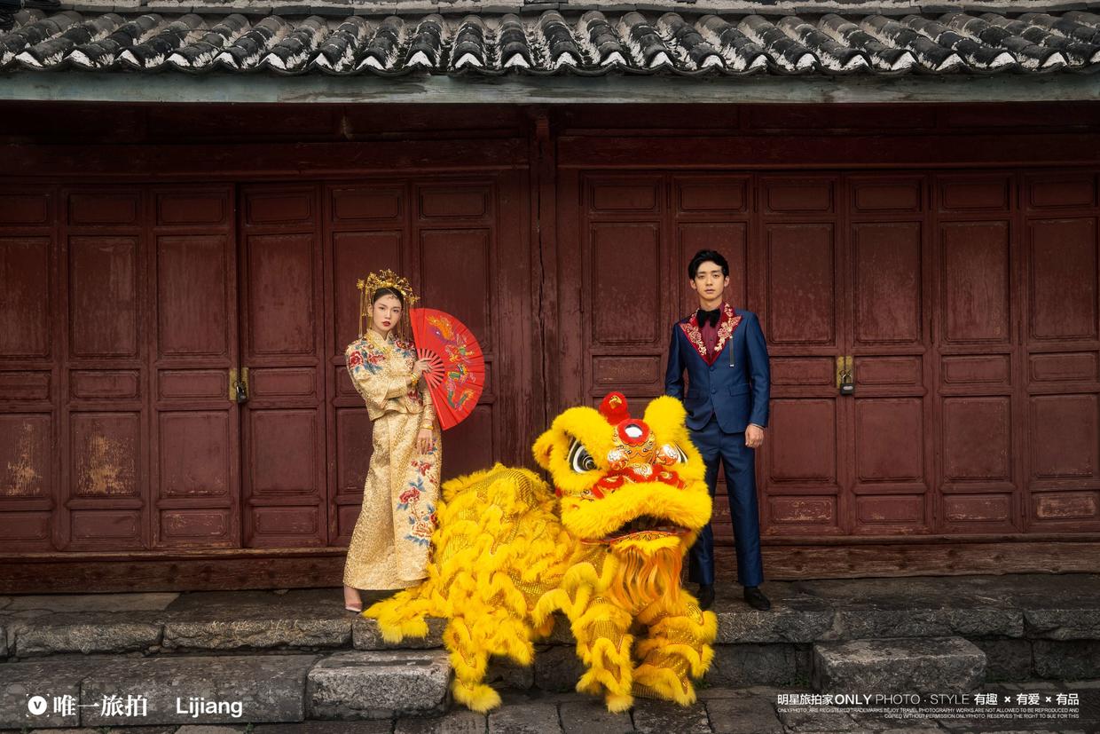 半岛全站明星领跑中式婚纱照唯一旅拍教您正确打开中国风服饰(图3)