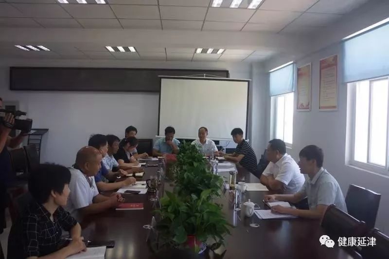 延津县县委书记靳新峰到卫健委调研指导