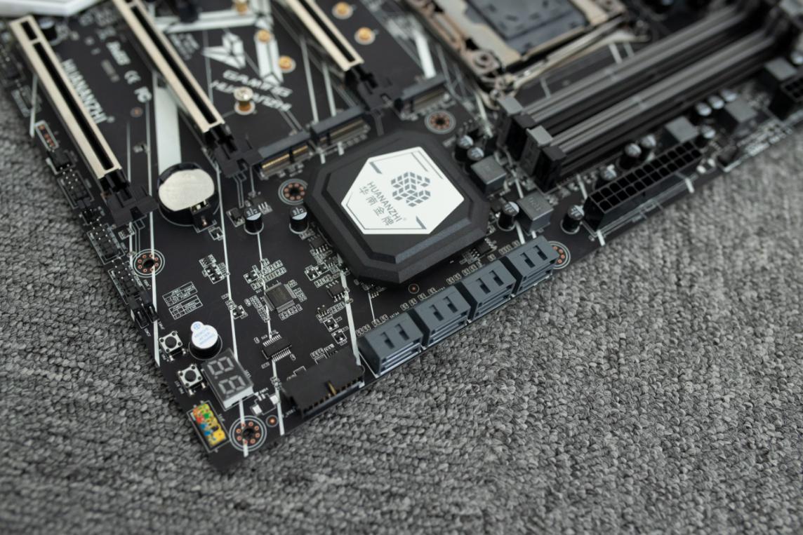 上市三天售罄的华南金牌主板怎么样?X99-TF首