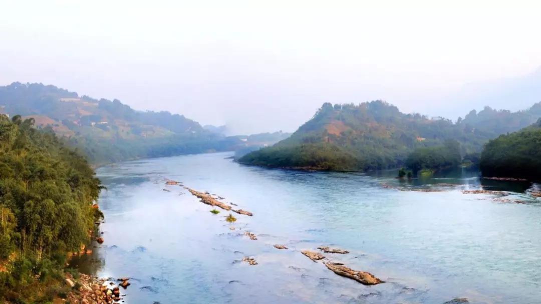 茅台镇总人口_茅台镇图片风景(2)