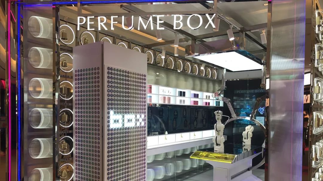 r  打造颖通"perfume box香水盒子"黑科技门店,闪耀魔都luone