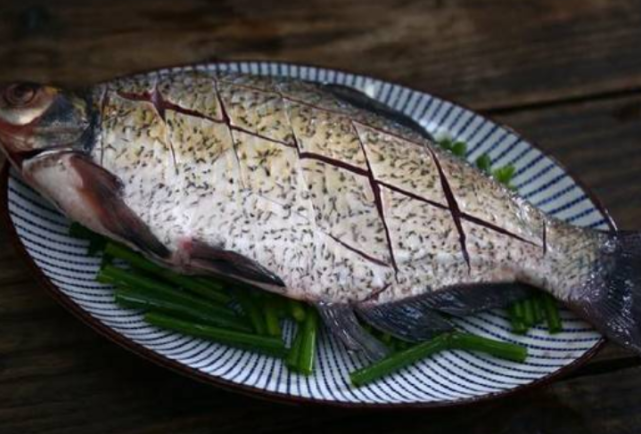 鱼肚子里的黑膜是什么东西 562a4d1555524e03a055686dfbb5913e.png