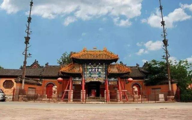、常山，北通渝关、蓟门。宋朝时期，将度节县改名蒲阴县，后改名祁州。