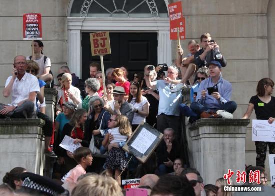 抗议暂停议会！英伦敦示威堵塞道路警方拘捕3人