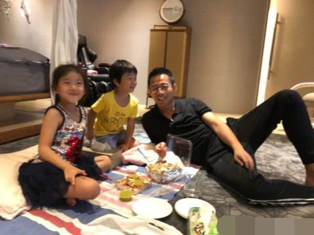 大s随汪小菲回北京工作重心转移一家人整整齐齐很幸福