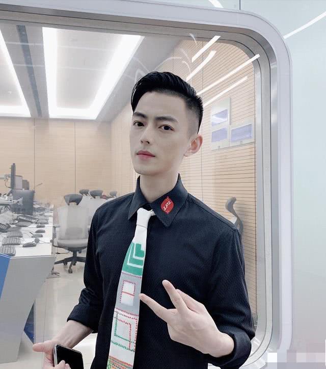 金句频出解说都被逗乐,智勋回应太