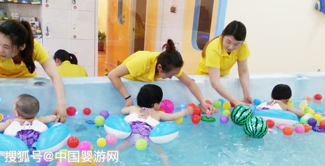幼儿园小朋友上学 902557536e254768994255e519655757.png