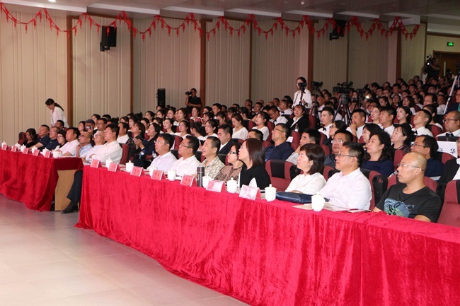 长春新区教育系统举办教师大合唱比赛