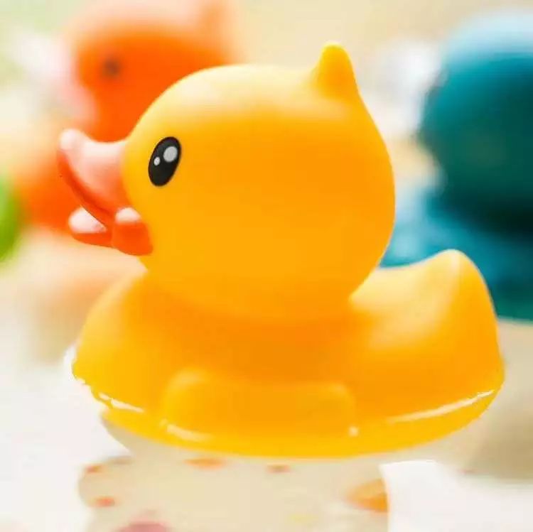 潮玩新星国际潮牌bduck小黄鸭上饶华润万家玩酷来袭真正属于辣妈潮童