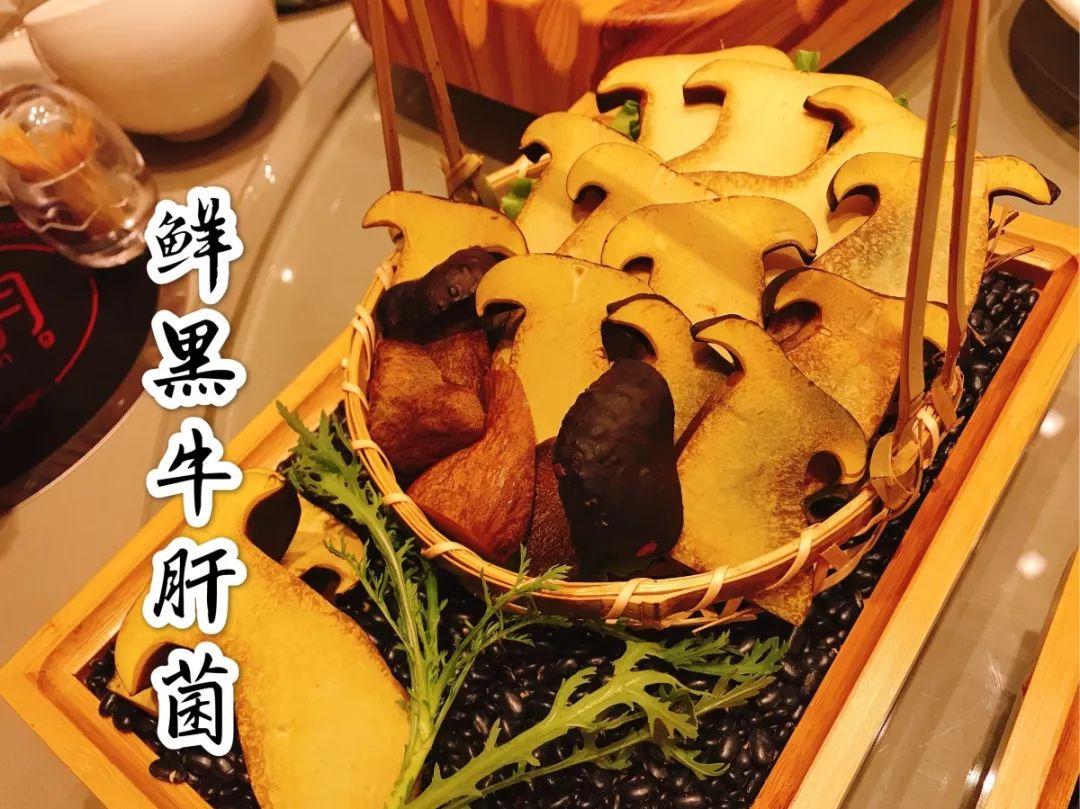 身为"四大菌王"之一,牛肝菌名副其实的秀色可餐;可爱的外形以及富有