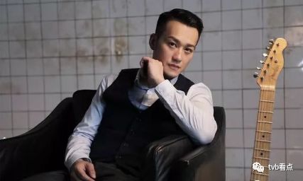 与英皇歌手吴浩康分手!有翻版叶子楣之称的香