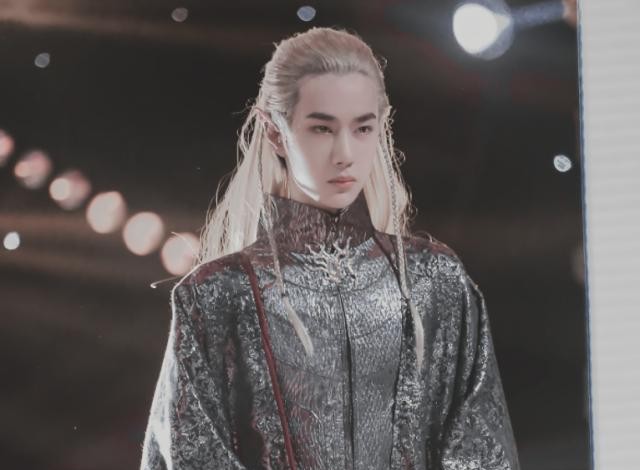 马天宇精灵王子扮相够帅了,看到王一博后,才知道啥是"神颜"