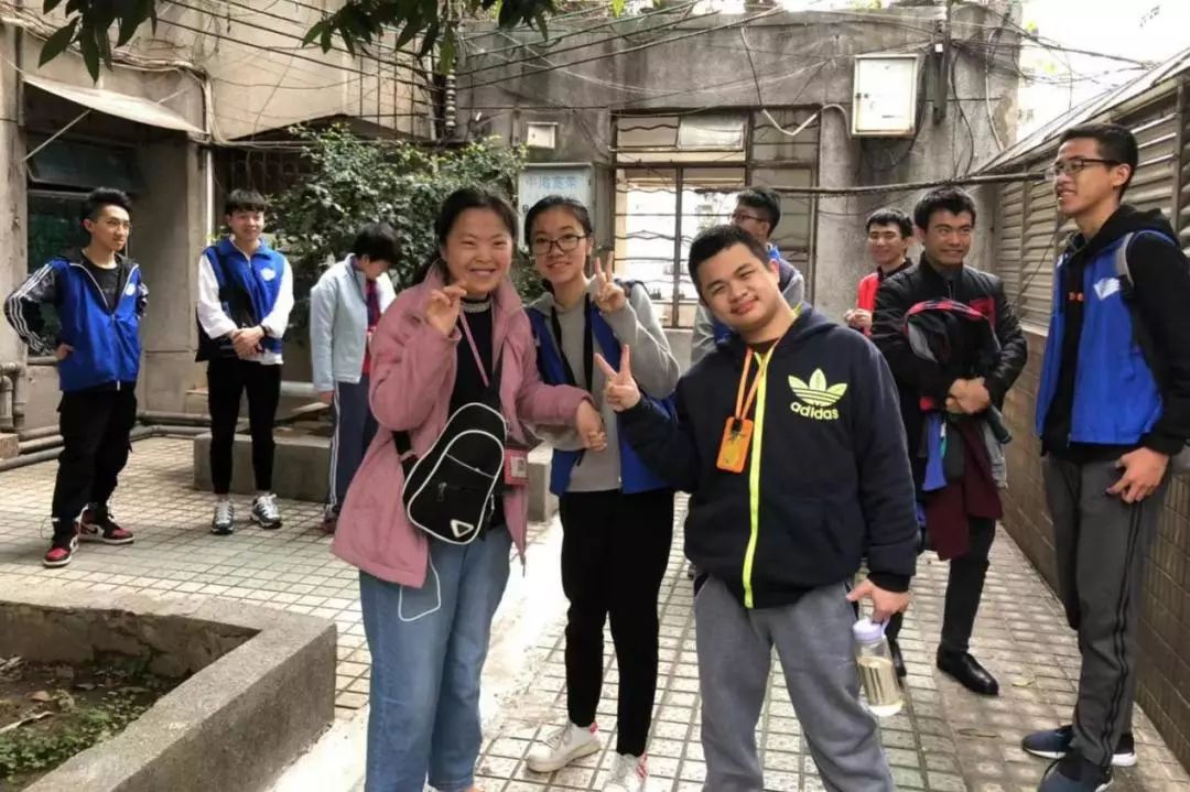 怎么当志愿者帮助残障人士 c75deb20fd47408ca2aa022652804363.jpeg