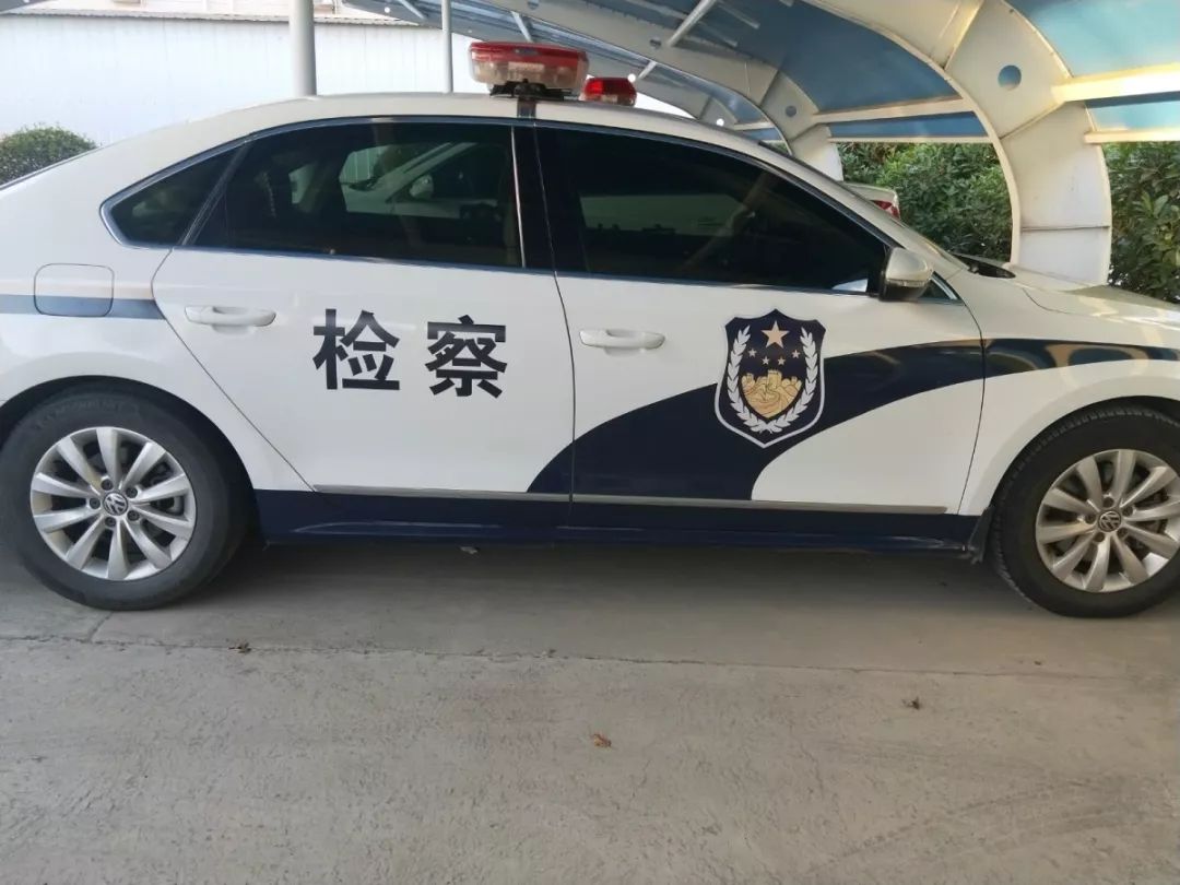 舒城:为他们点赞!_警车