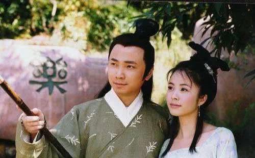 这部剧属于她颜值巅峰期,就连随手一拍的生图都不错.