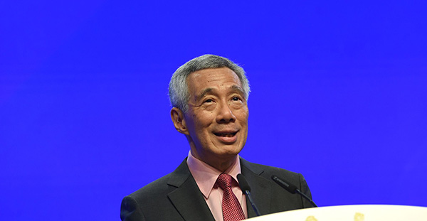 新加坡总理李显龙要求一网站撤下诽谤文章并道歉，否则将起诉