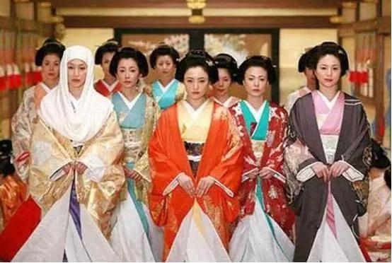 日本幕府时代，将军妻妾超过30就不再待寝，声称合理利用资源