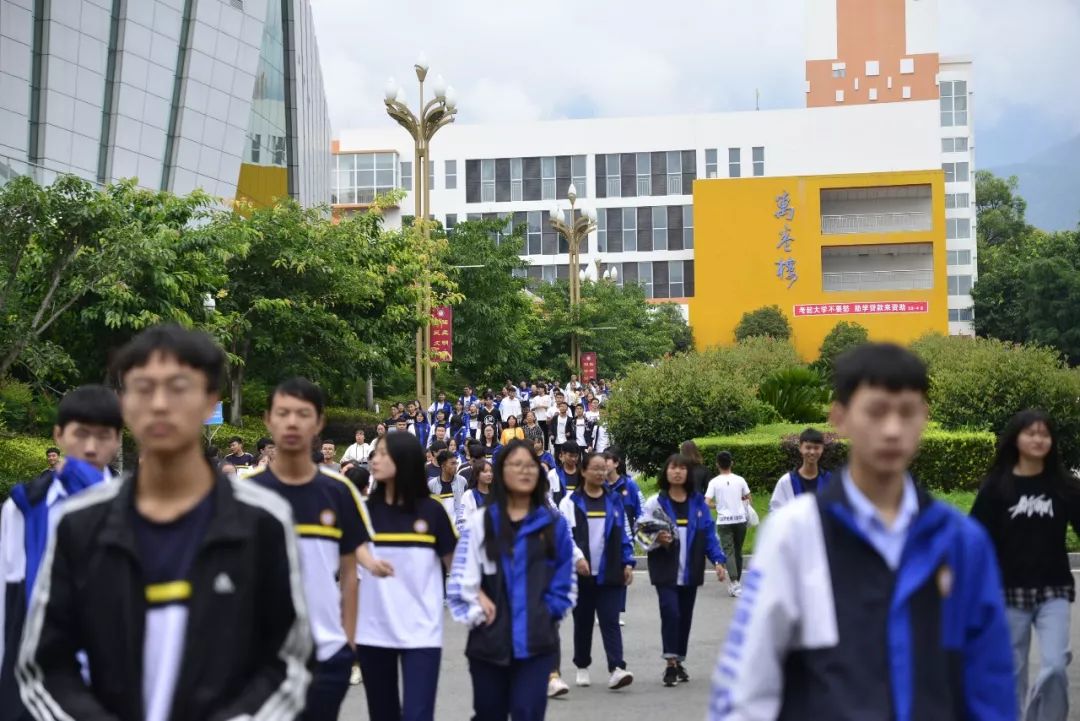 【纪实|汉源一中开学季】筑梦战场 乘风破浪 汉中学子 扬帆远航