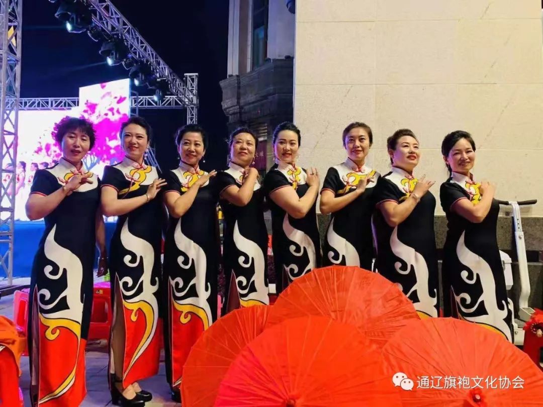 黄晓玲,郭玉华等 旗袍秀《好一朵女人花》 表演者:赵爱红,高慧玲等 歌