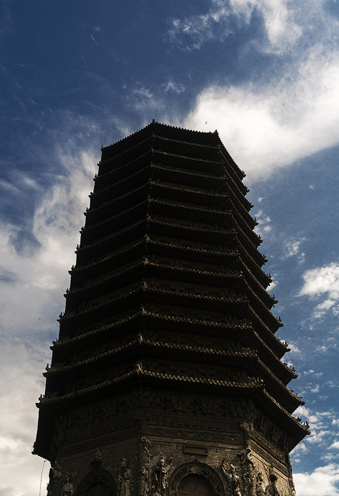 玲珑路上玲珑寺,玲珑寺里玲珑塔