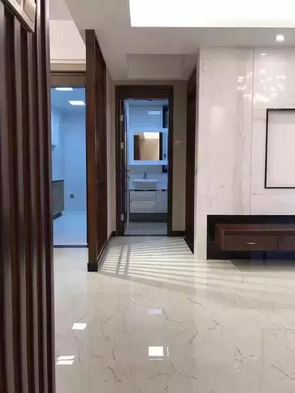 过道,看见很多人做了波导线,我觉得浪费钱又没什么用,放弃了,这么简