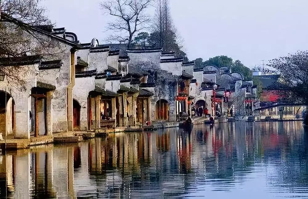 南浔名胜古迹众多,与自然风光和谐融化,既充满着浓郁的历史文化底蕴和