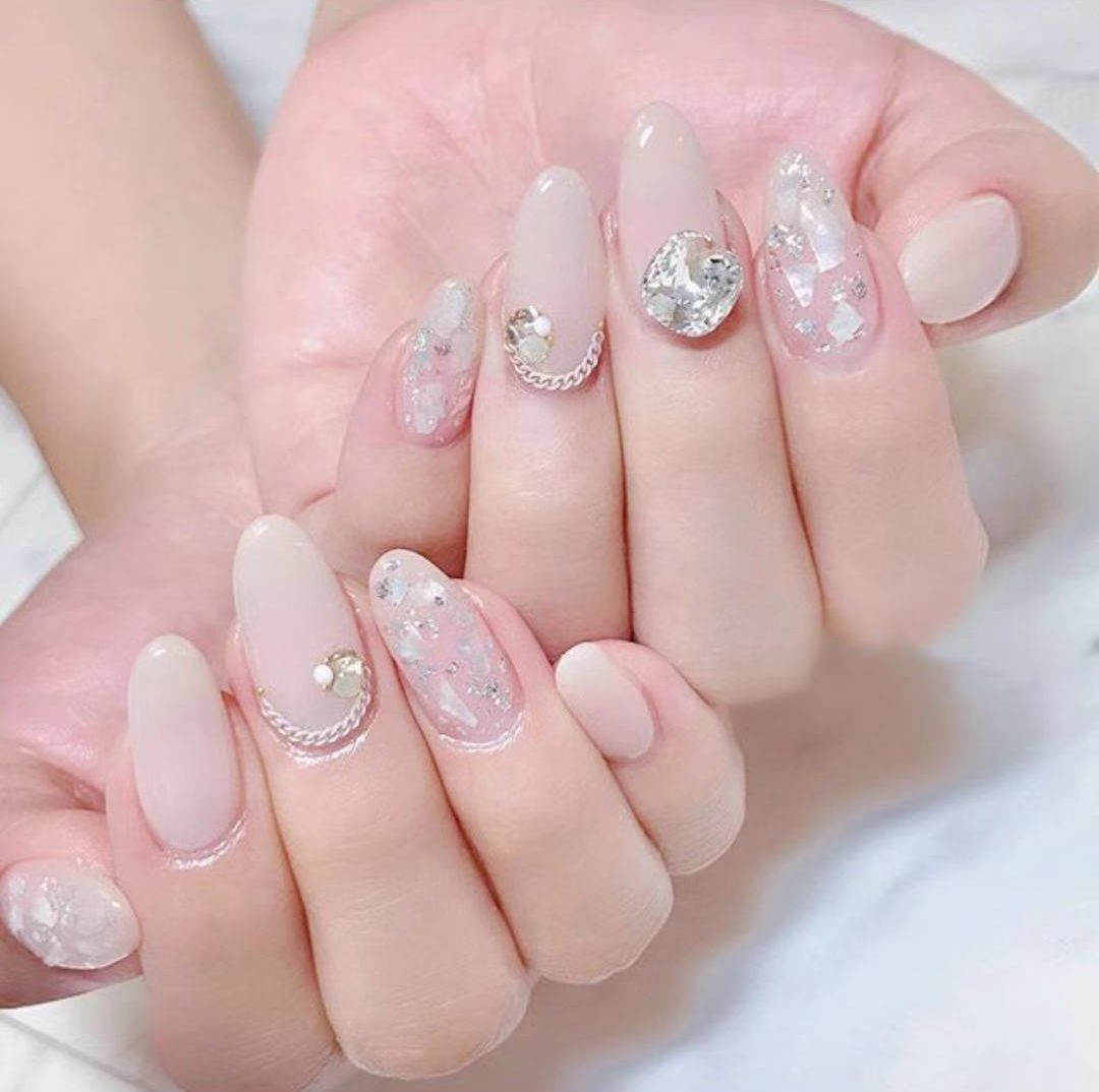 67复古亮晶晶的银箔美甲低调又时尚