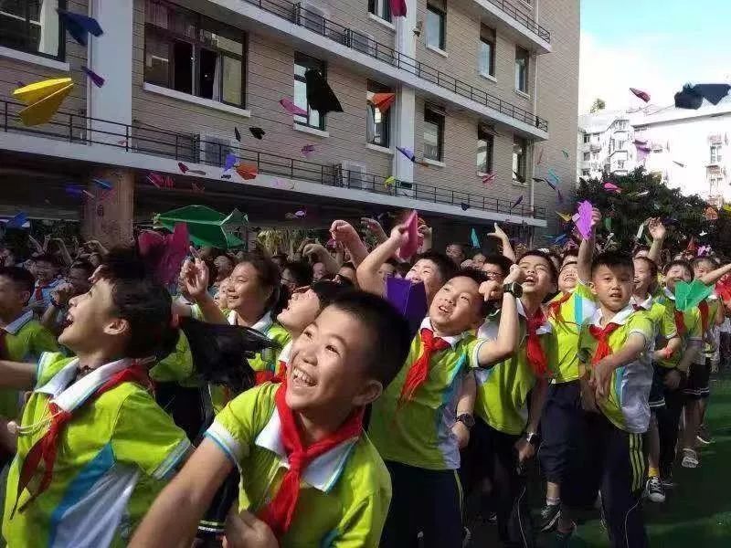 福州市鼓楼区第二中心小学该校校长郑广成表示,学校的使命就是立德