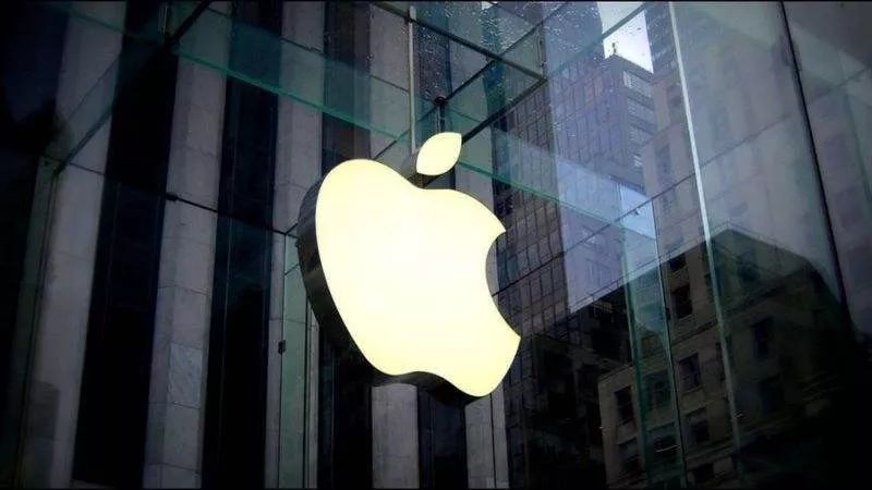 暴风CEO冯鑫正式被批捕；小米市值缩水一个京东