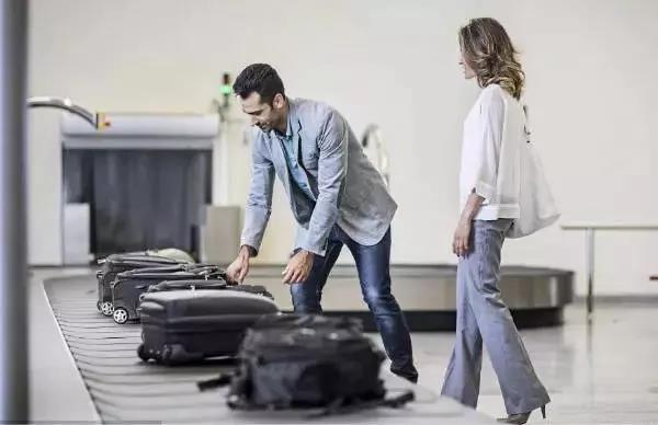 国外海关检查行李箱 c58cea9c94c745c9ac77d30c8b3d54e3.jpeg