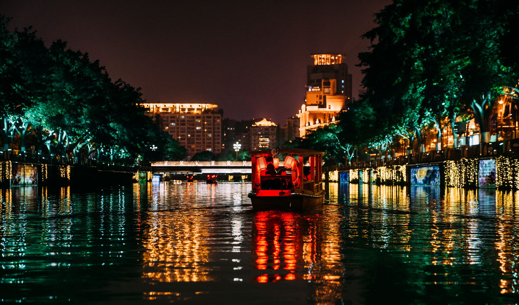 四川成都的夜晚寻找最美的地方!