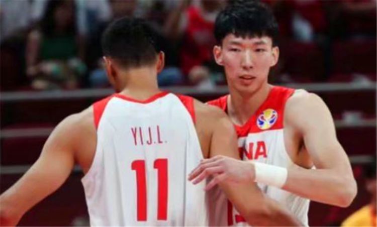 男篮世界杯中国队对波兰,首节领先,半场反倒落