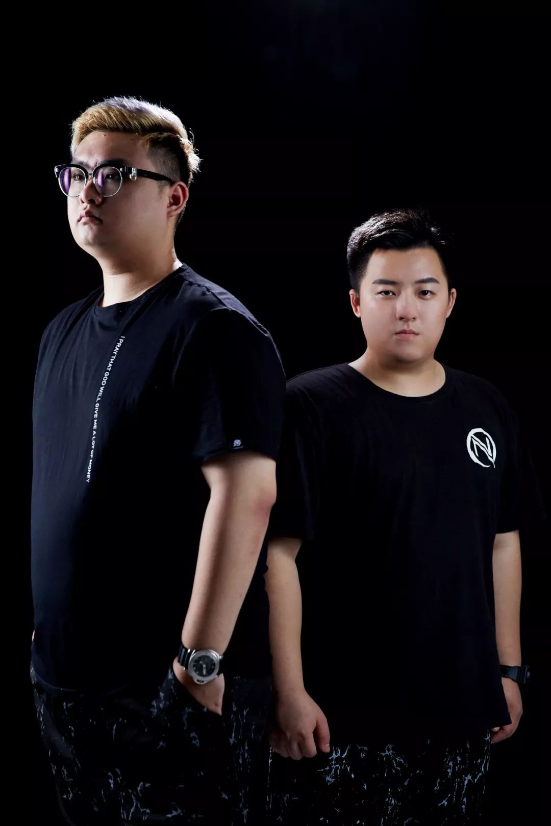 这是一首euphoric hardstyle,在姚智鑫首次以pop唱腔跨界为hardstyle