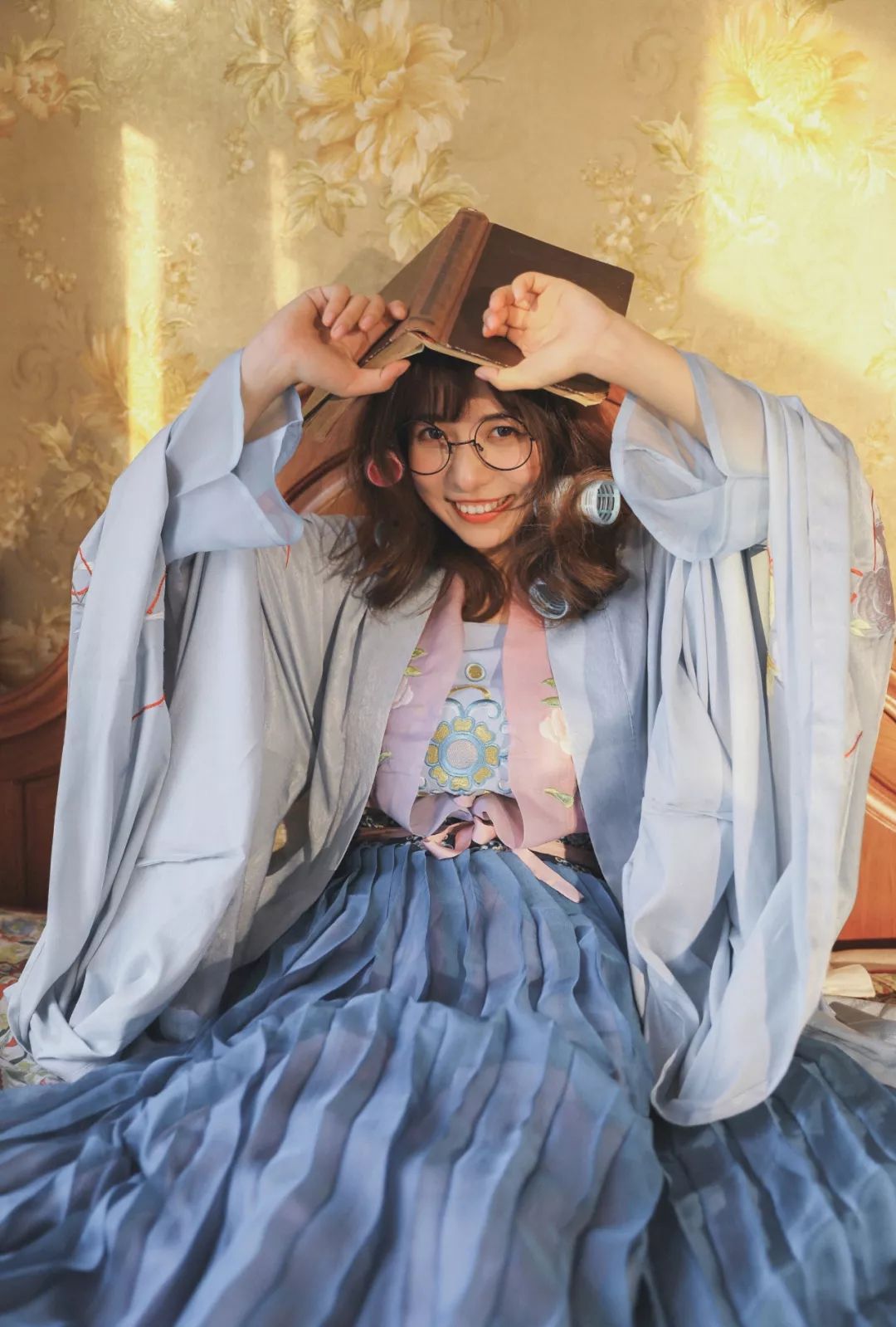 咖啡馆拍照姿势可爱 ee311a03608c4098a46ace5e7d6922d0.jpeg