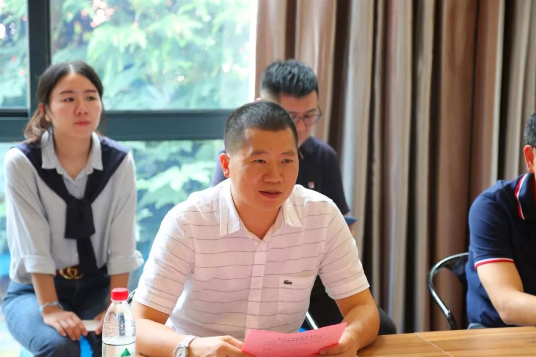 温州市教育局副局长伍挺莅临我校督导开学工作