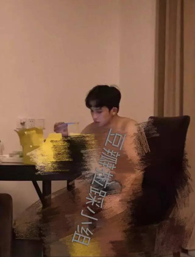 怎么还没红就飘起来了?_漆培鑫