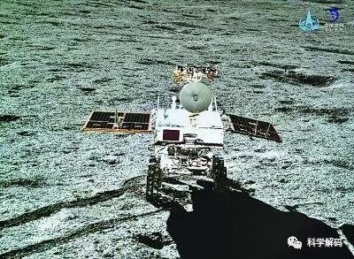 据报道,9月3日中国玉兔二号月球车在月球上发现了神秘新物质.