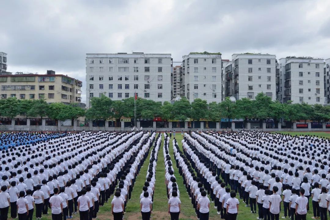 关注福清一中新校区今秋首次招生559名初一新生在旧校区开学了